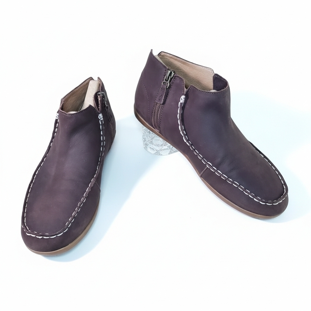OluKai Size 7 Wali Chukka Boots Loafers Moccasins Dark Brown Leather Rubber Zip